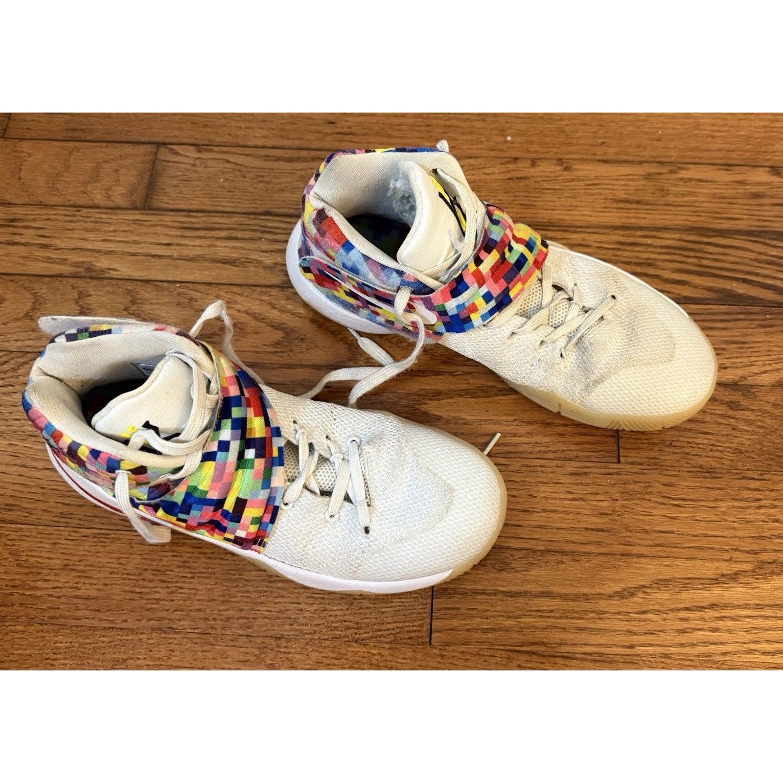 2015 Nike Kyrie 2 Rainbow Multicolor Basketball Shoes Us Size 7, Model 820537-68